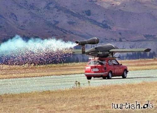 Auto mit Raketenantrieb Auto mit Raketenantrieb
