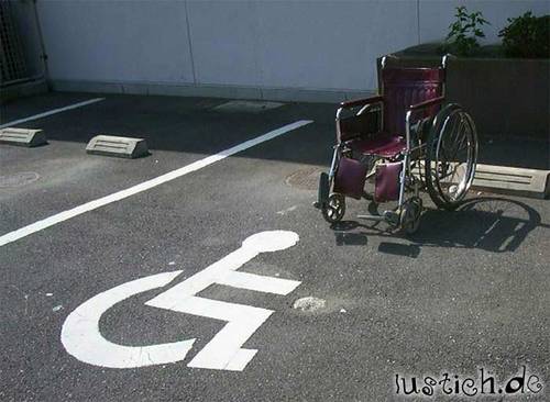 Rollstuhl-Parkplatz Rollstuhl-Parkplatz