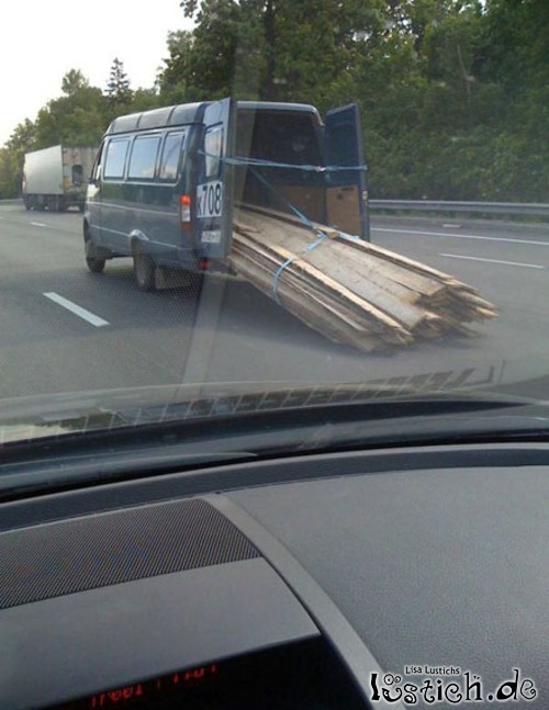 Gef&auml;hrlicher Holztransport