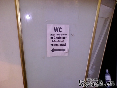 WC neben der Würstchenbude WC neben der Würstchenbude