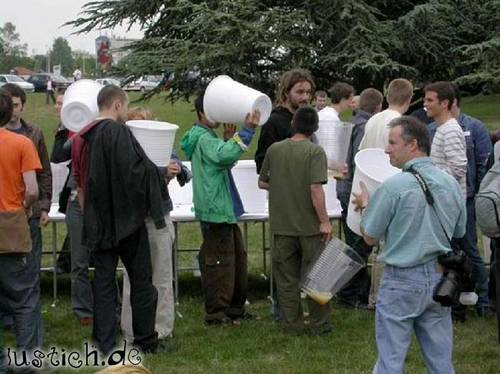 Riesige Becher Riesige Becher