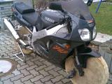 Aufgebocktes Moped