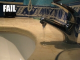 Schlecht platzierter Wasserhahn