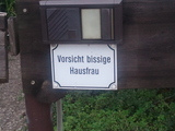 Bissige Hausfrau