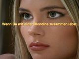 Blondine im Bad