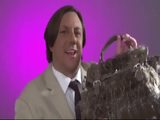 Der Mann ist Handtaschenexperte Der Mann ist Handtaschenexperte