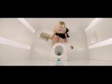 Die Blondine und die Toilette Die Blondine und die Toilette