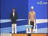 Japaner beim Schwimmen