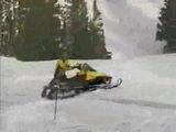 Schneemobil-Salto