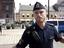 Tanzender Polizist