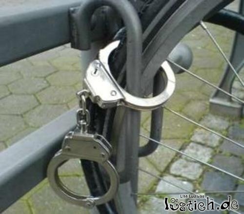 https://data.lustich.de/bilder/l/13164-fahrrad-in-handschellen.jpg